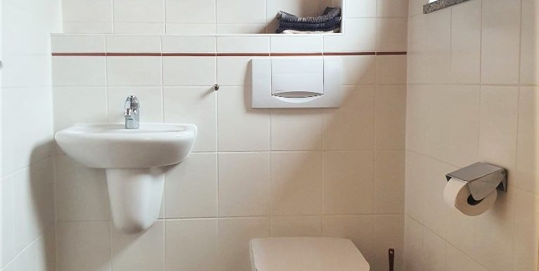 1.OG: Gästetoilette