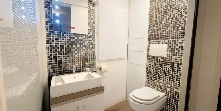 WC WE2