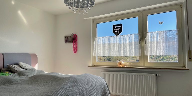 Schlafzimmer (EG)