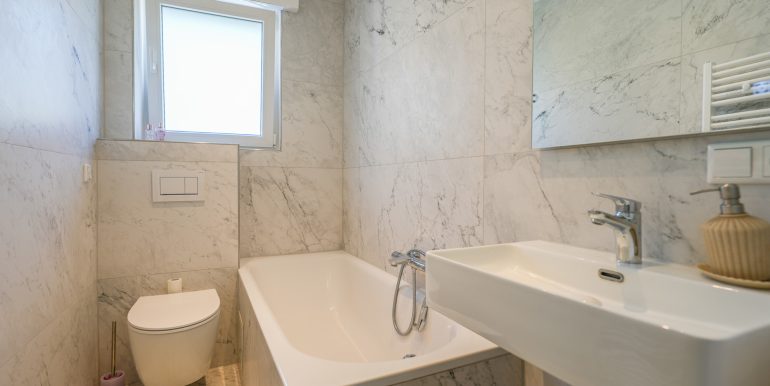 Badezimmer 1. OG
