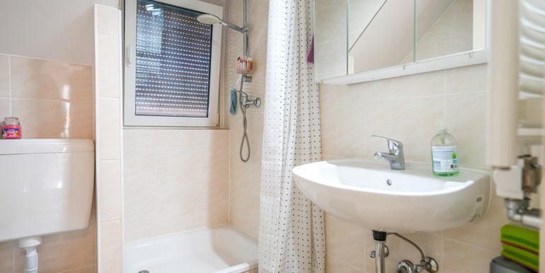 Badezimmer DG