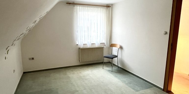 Schlafzimmer 1 DG