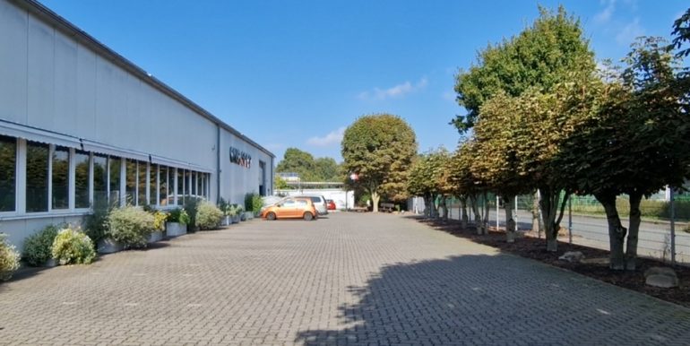 Geldern: Gewerbehalle mit EFH