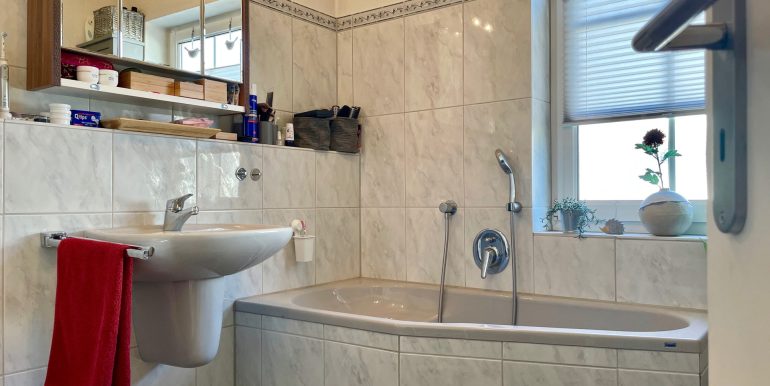 Bad mit Wanne (Wohnung I - OG)