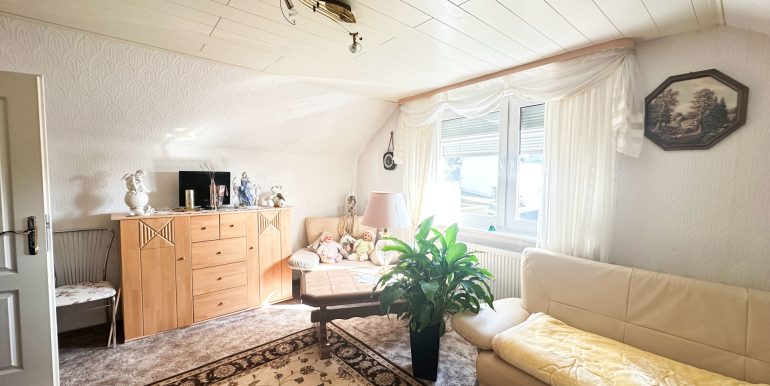 Schlafzimmer DG