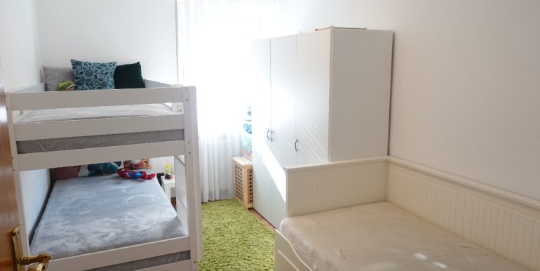 Arbeits-/ Kinderzimmer