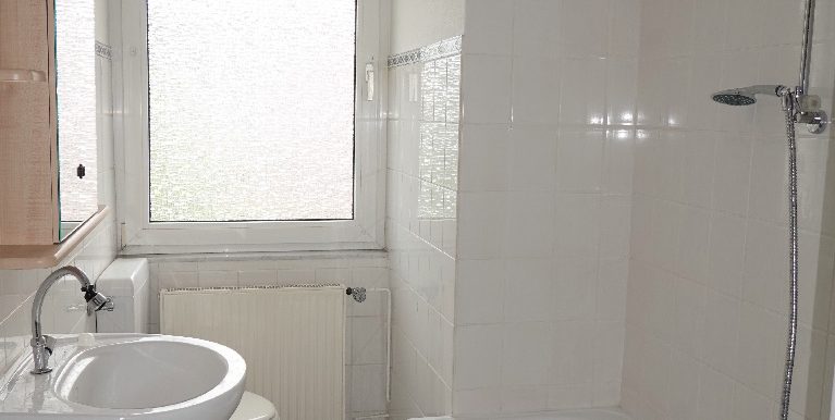 Tageslichtbad mit Badewanne