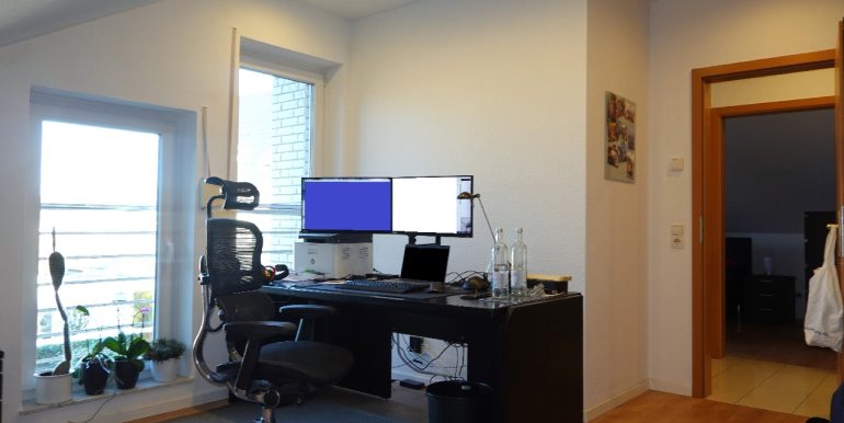 Arbeits-/ Kinderzimmer im DG