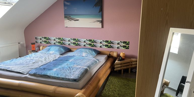 Schlafzimmer 1