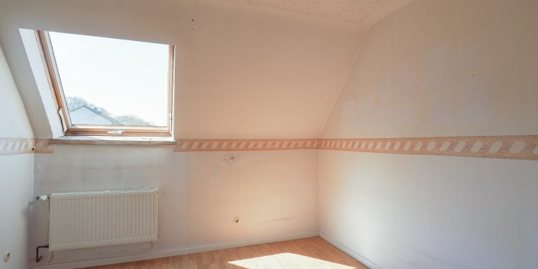 Das erste Kinder-/Arbeitszimmer