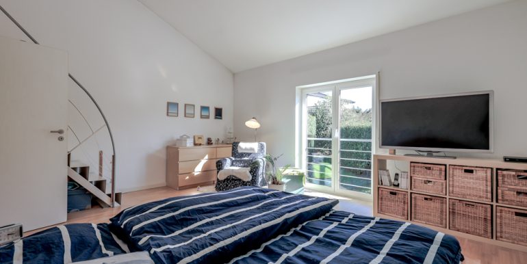 Schlafzimmer DG