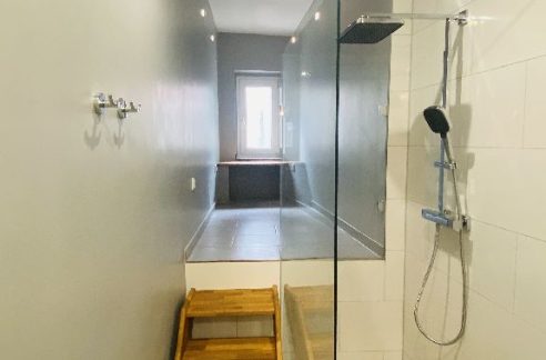 Bad mit Wellnessbereich