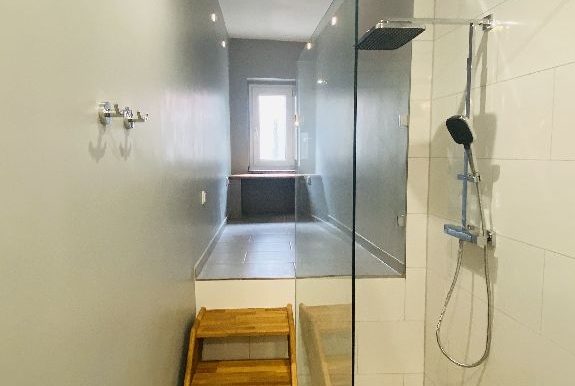 Bad mit Wellnessbereich