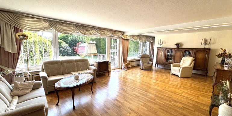 EG-Wohnzimmer mit Terrasse
