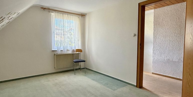Schlafzimmer 1 DG