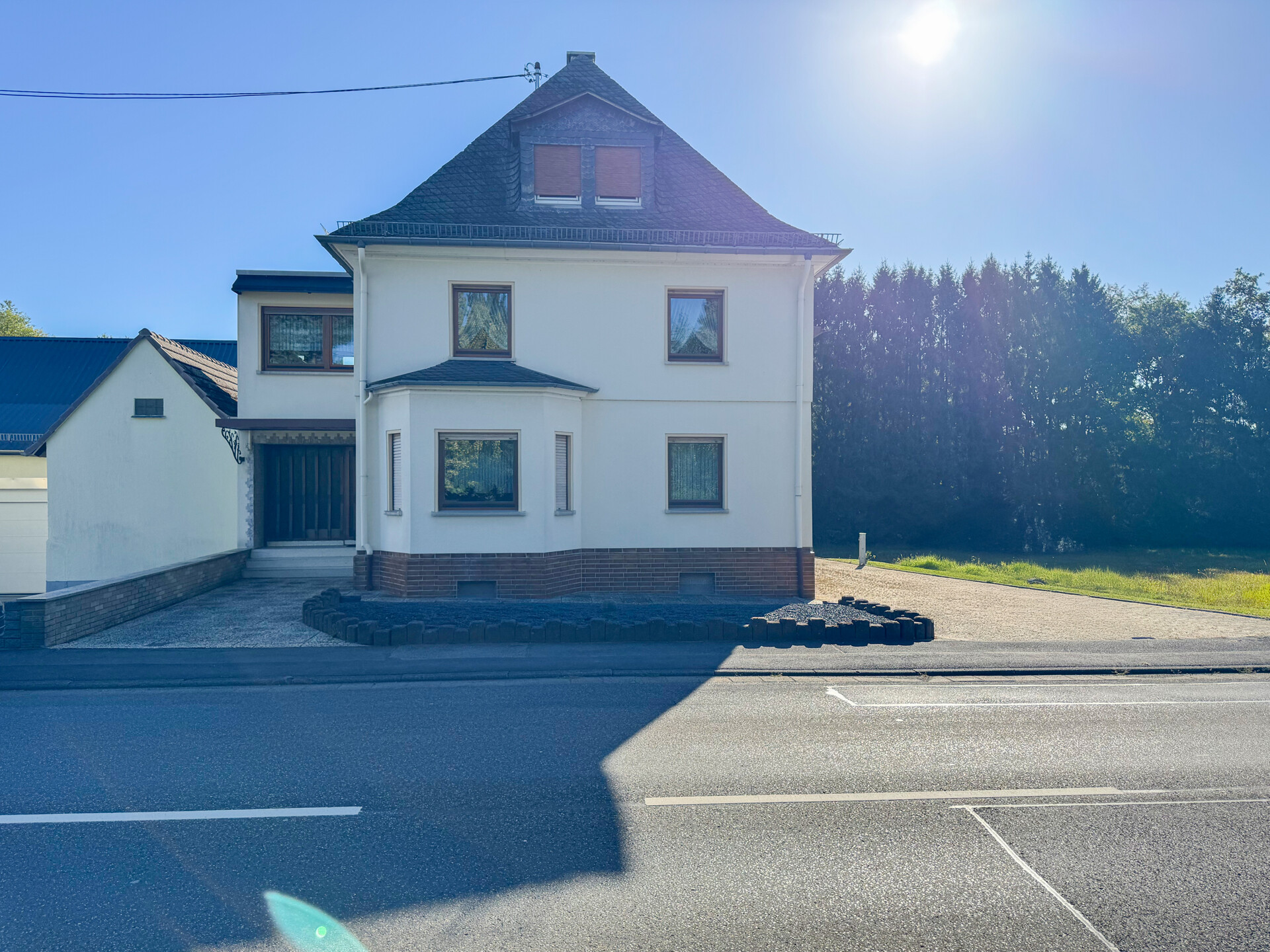 *RESERVIERT* Vielseitiges Wohnhaus mit Charme in Niederahr – ideal als Ein- oder Mehrfamilienhaus!