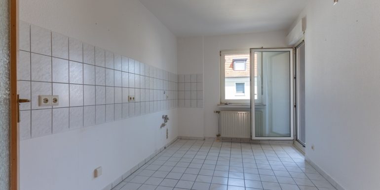 Küche mit Loggiazugang