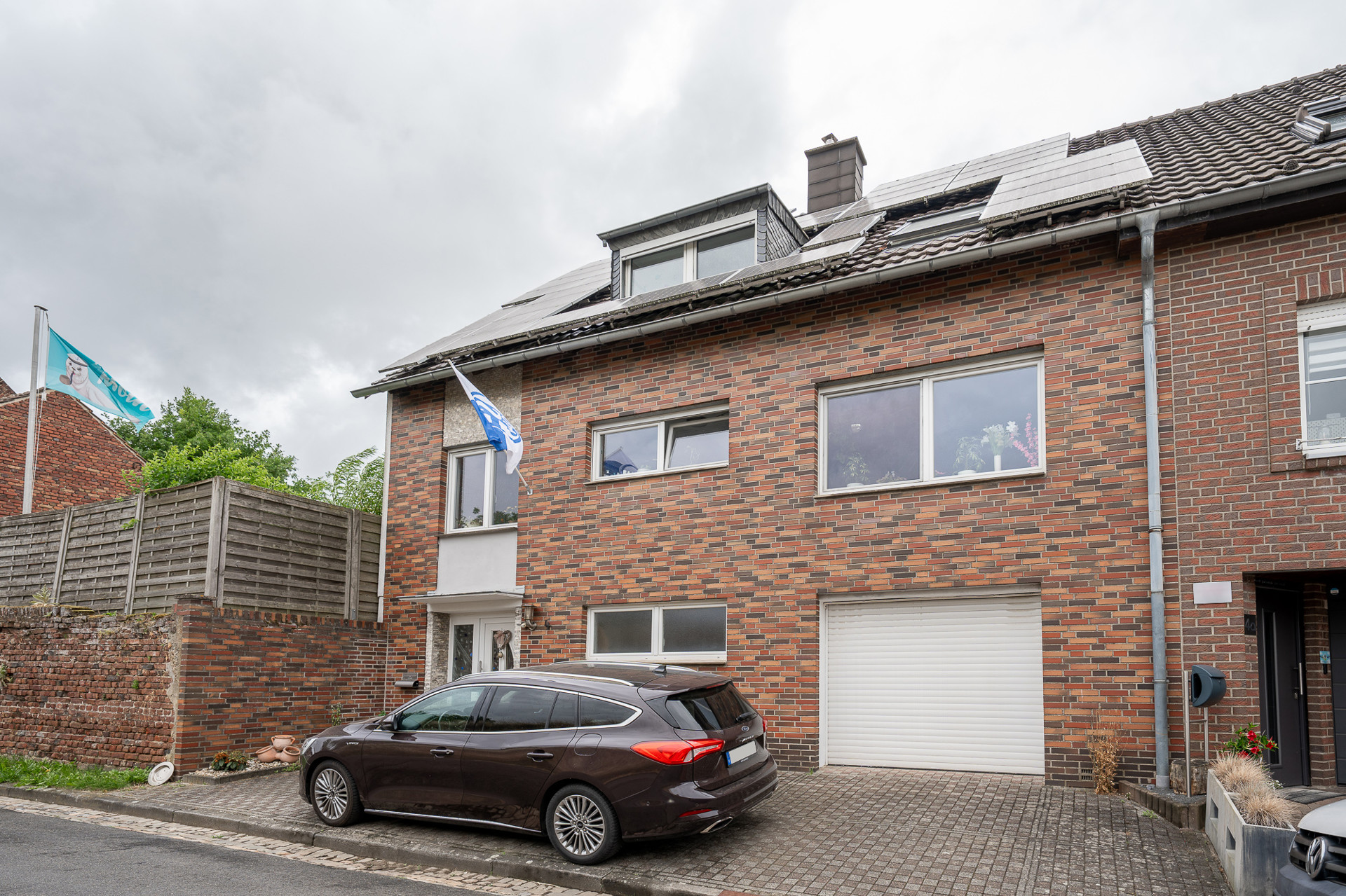 Zuhause ankommen – Familien(t)räume auf drei Ebenen