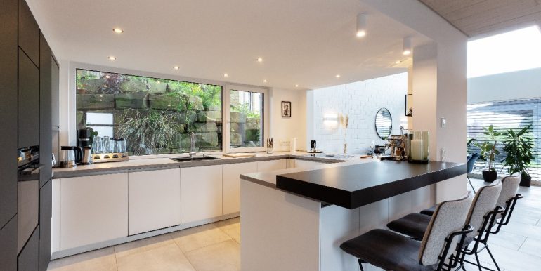 Moderne offene Küche