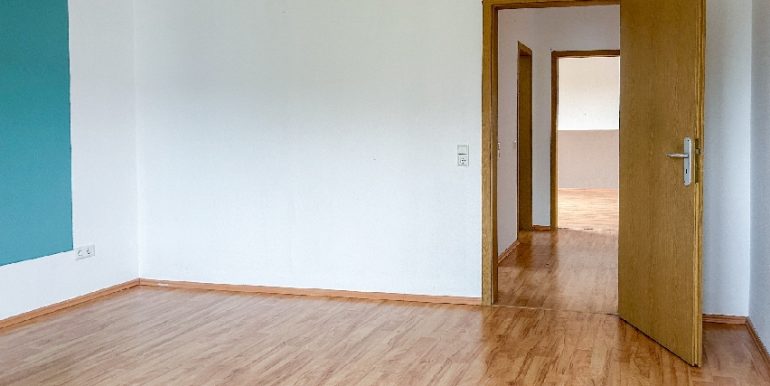 großzügiges Schlafzimmer