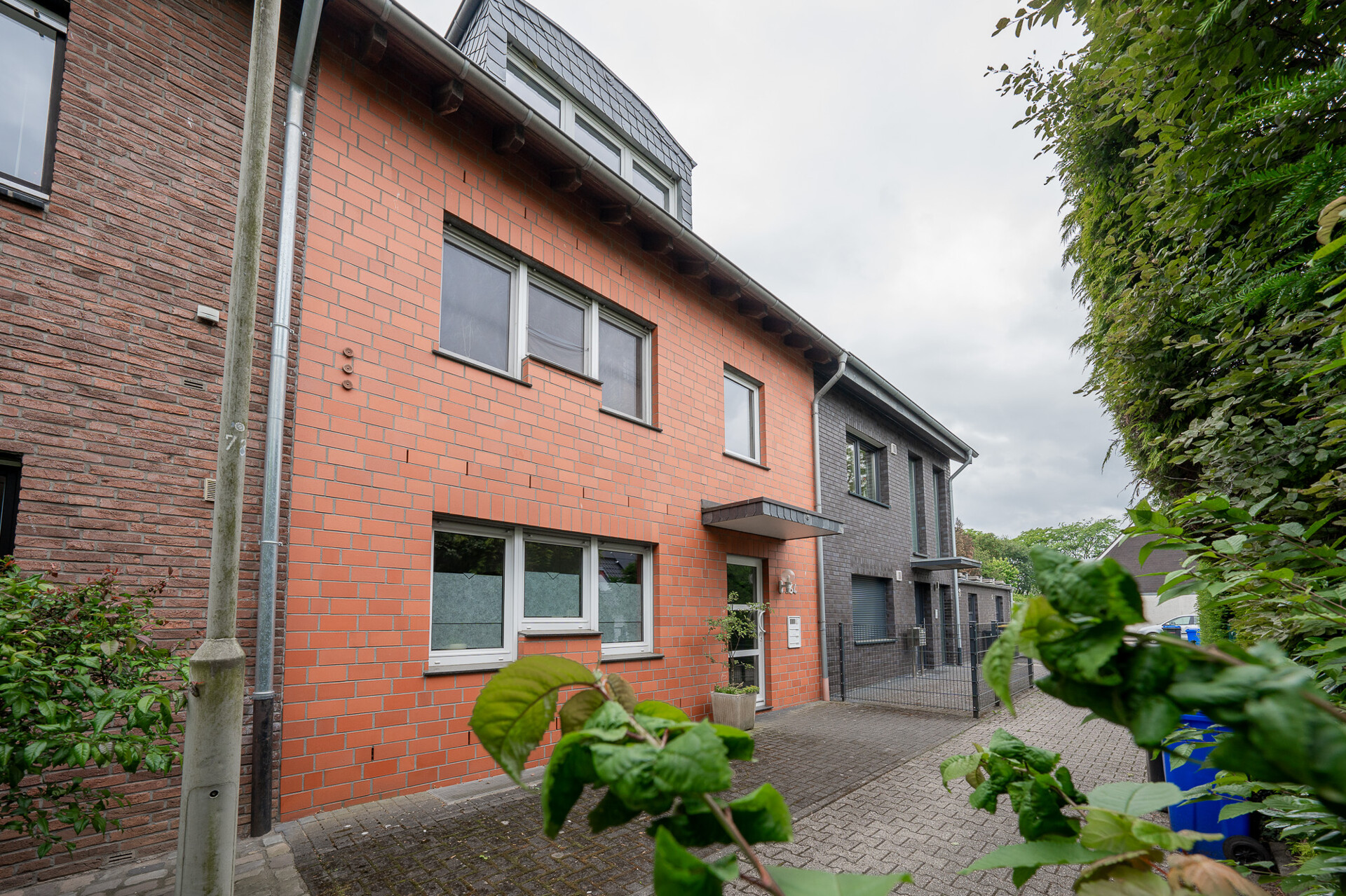 Charmante 2-Zimmer-Dachgeschosswohnung mit Balkon – lichtdurchflutet, gemütlich und zentral gelegen