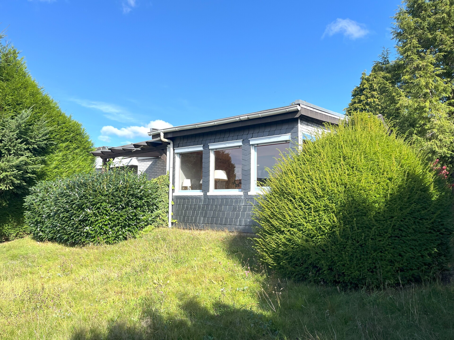 Charmantes Ferienhaus mit Garten, Terrasse und Ausbaupotenzial in Morsbach
