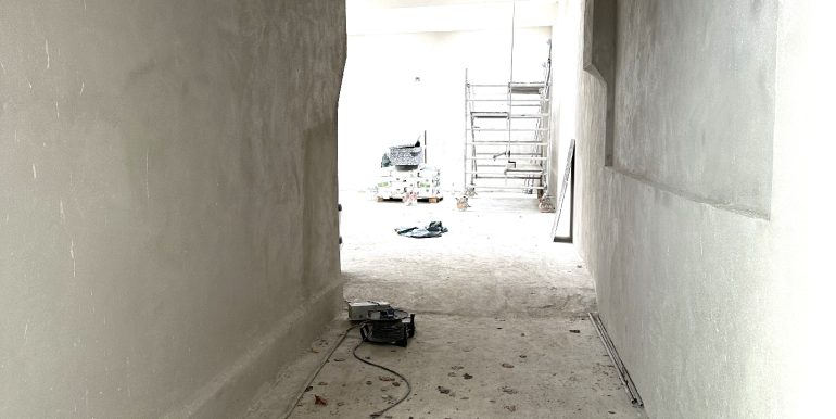 Einfahrt in die Halle