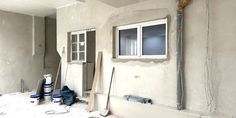 Blick Halle zum Büro + Sozialraum