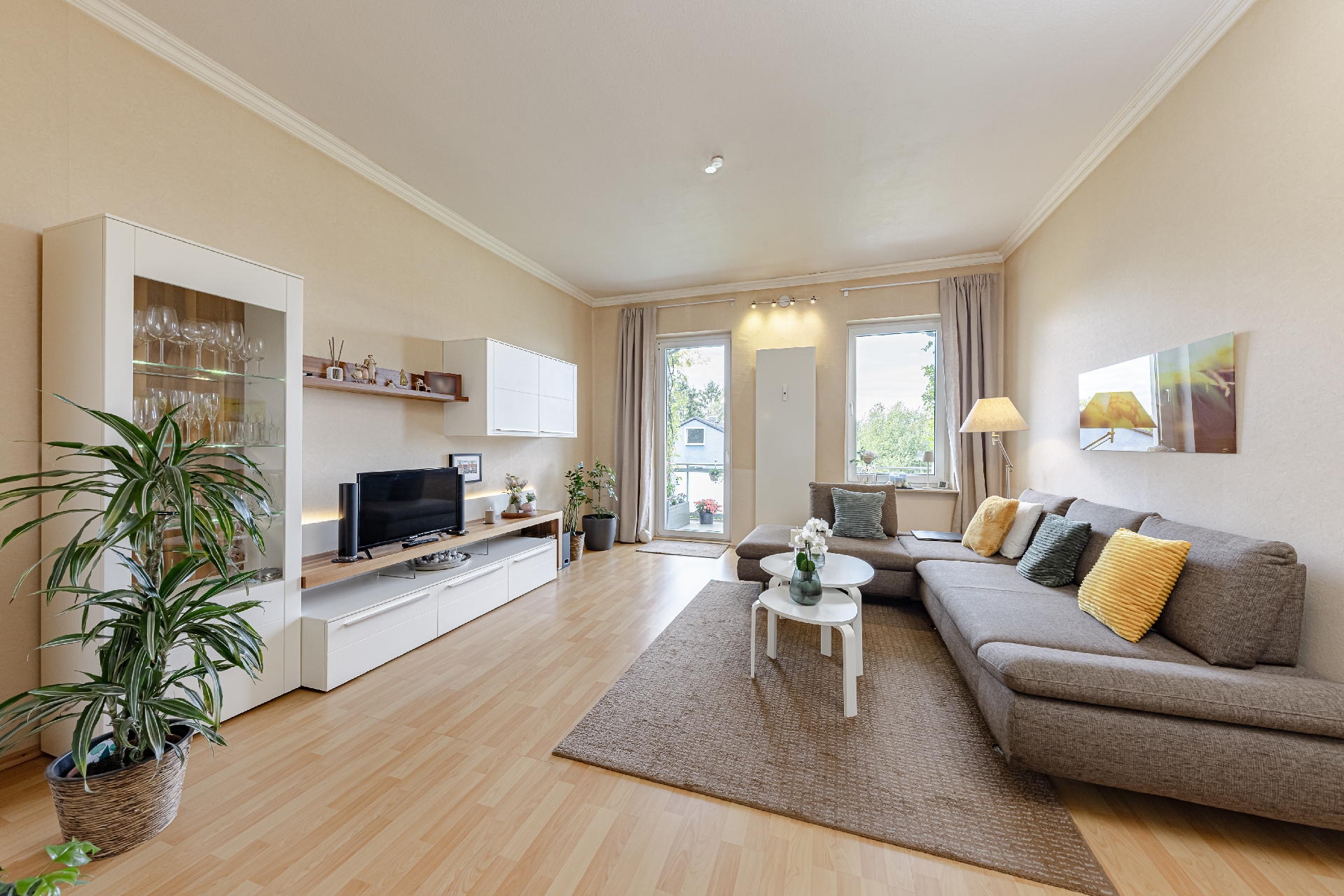 Großzügig leben, grenzenlos schauen: Stilvolle Eigentumswohnung mit Balkon und Fernsicht