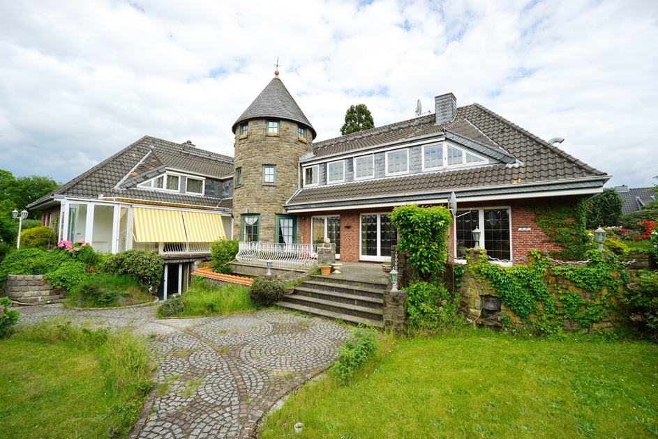 Issum-Sevelen: Familienanwesen – Wohnen u. Arbeiten unter einem Dach