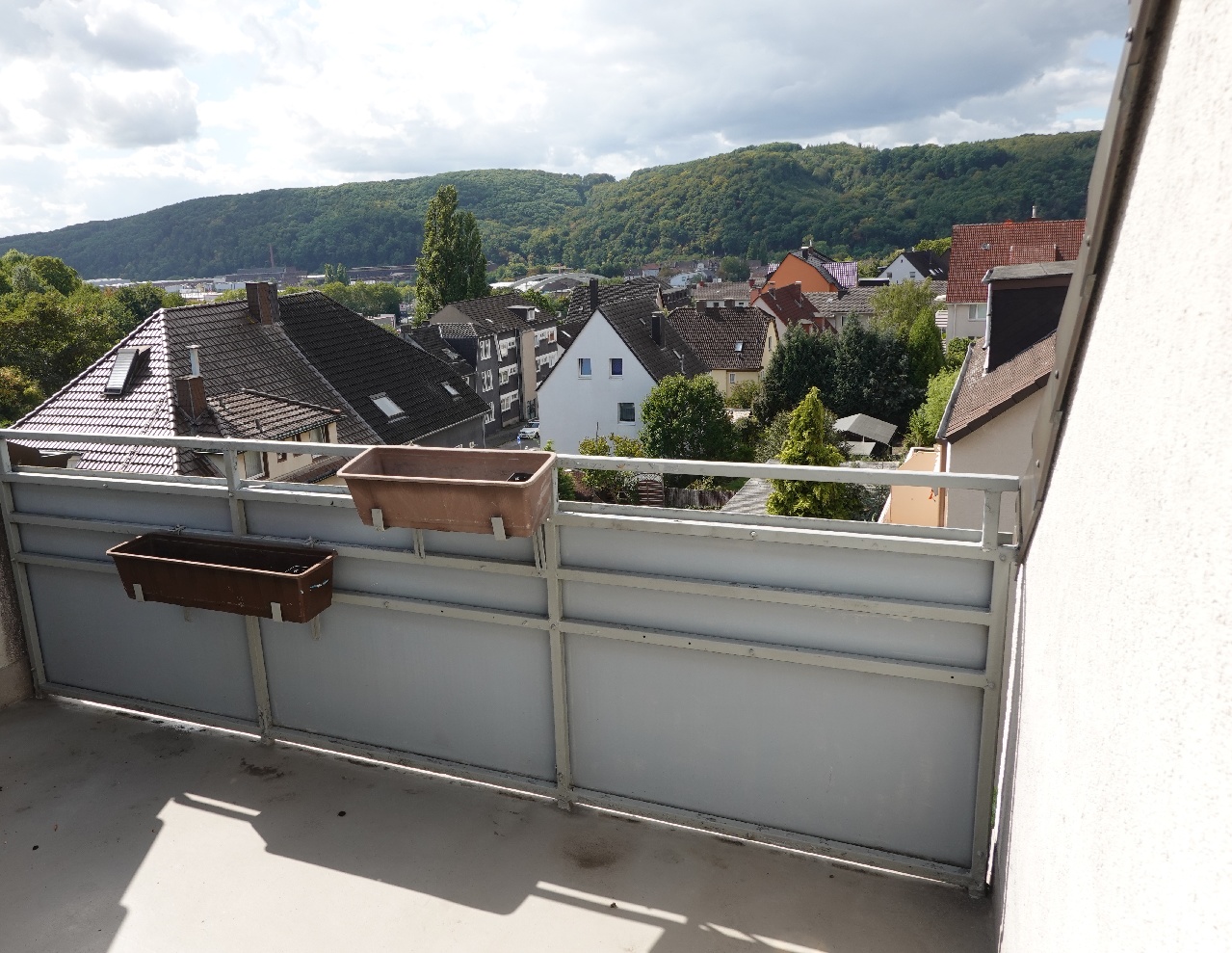 VIER LOGGIEN – Sonne von früh bis spät! Ca. 96 m² 4- Zimmer-Dachgeschosswohnung in HA-Boelerheide