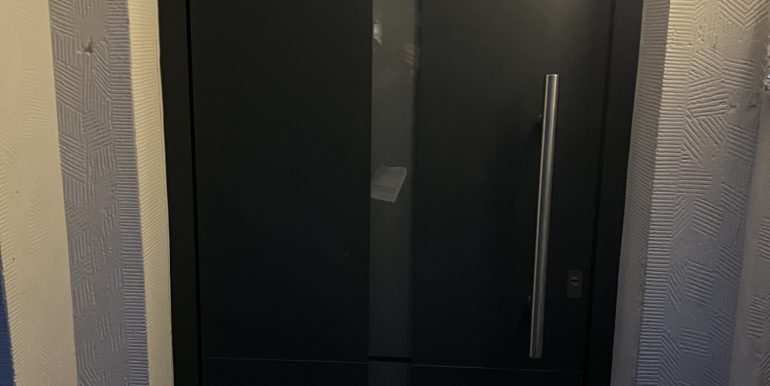 Erneuerte Haustüranlage