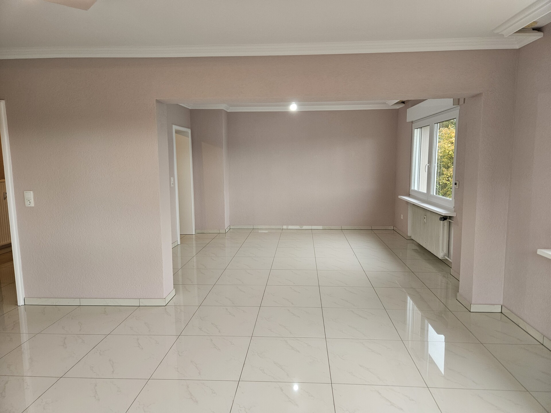 Stieldorferhohn: Top-modernisierte Etagenwohnung mit gehobener Ausstattung