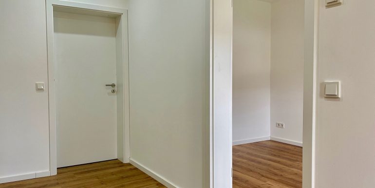 Wohnbereich im KG mit zwei Zimmern