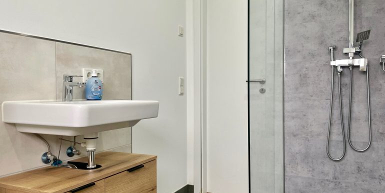 barrierefreie Dusche (EG)