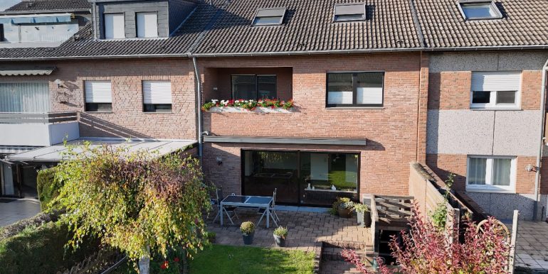 7 Zimmer mit ca. 180m² Nutzfäche