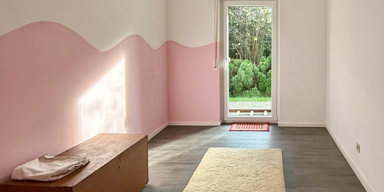 Kinderzimmer mit Terrassenzugang