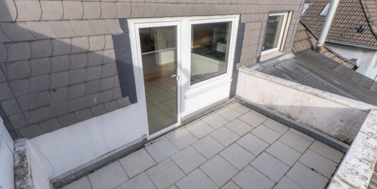 Großzügige Loggia im DG