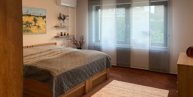 Schlafzimmer 1 mit Klima EG