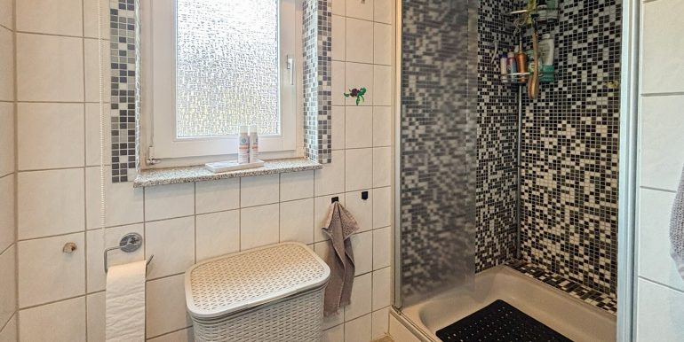 Badezimmer EG