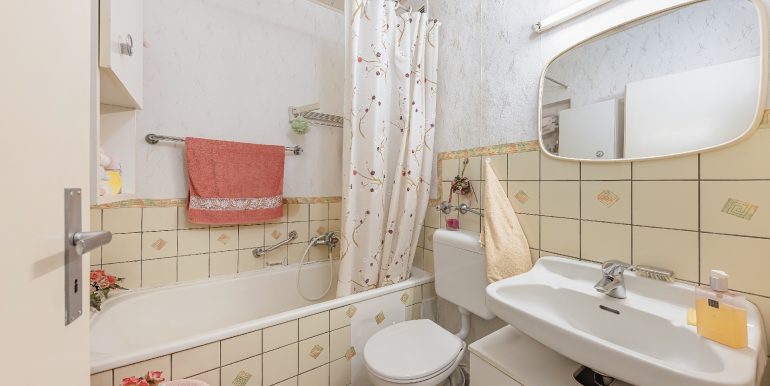 Badezimmer mit Wanne