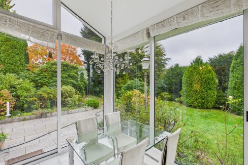 Wintergarten mit Blick ins Grüne