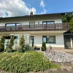 Straßenansicht Sommer