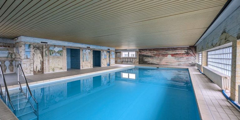 Gemeinschaftsschwimmbad