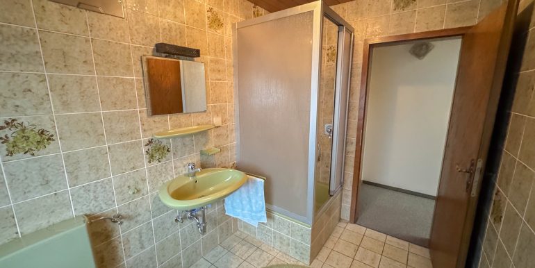 Tageslichtbad mit Dusche 2. OG Anbau