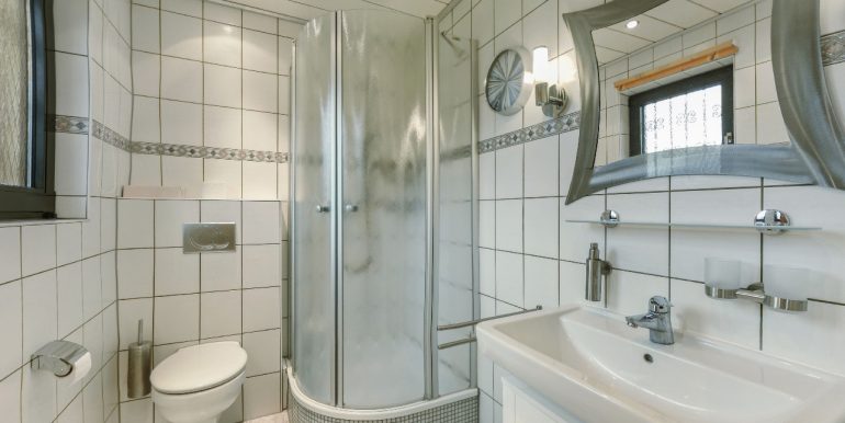 helles Duschbad im EG