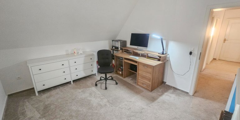 Arbeitszimmer OG