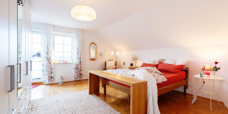 Schlafzimmer mit Balkon