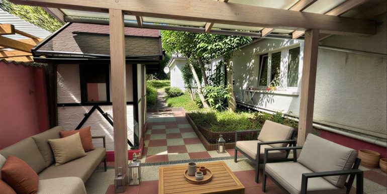 Terrassse und Garten