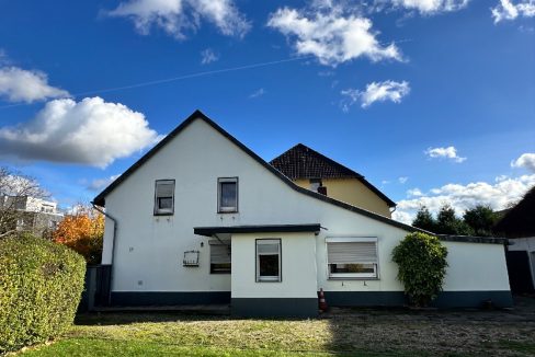 Seitliche Hausansicht